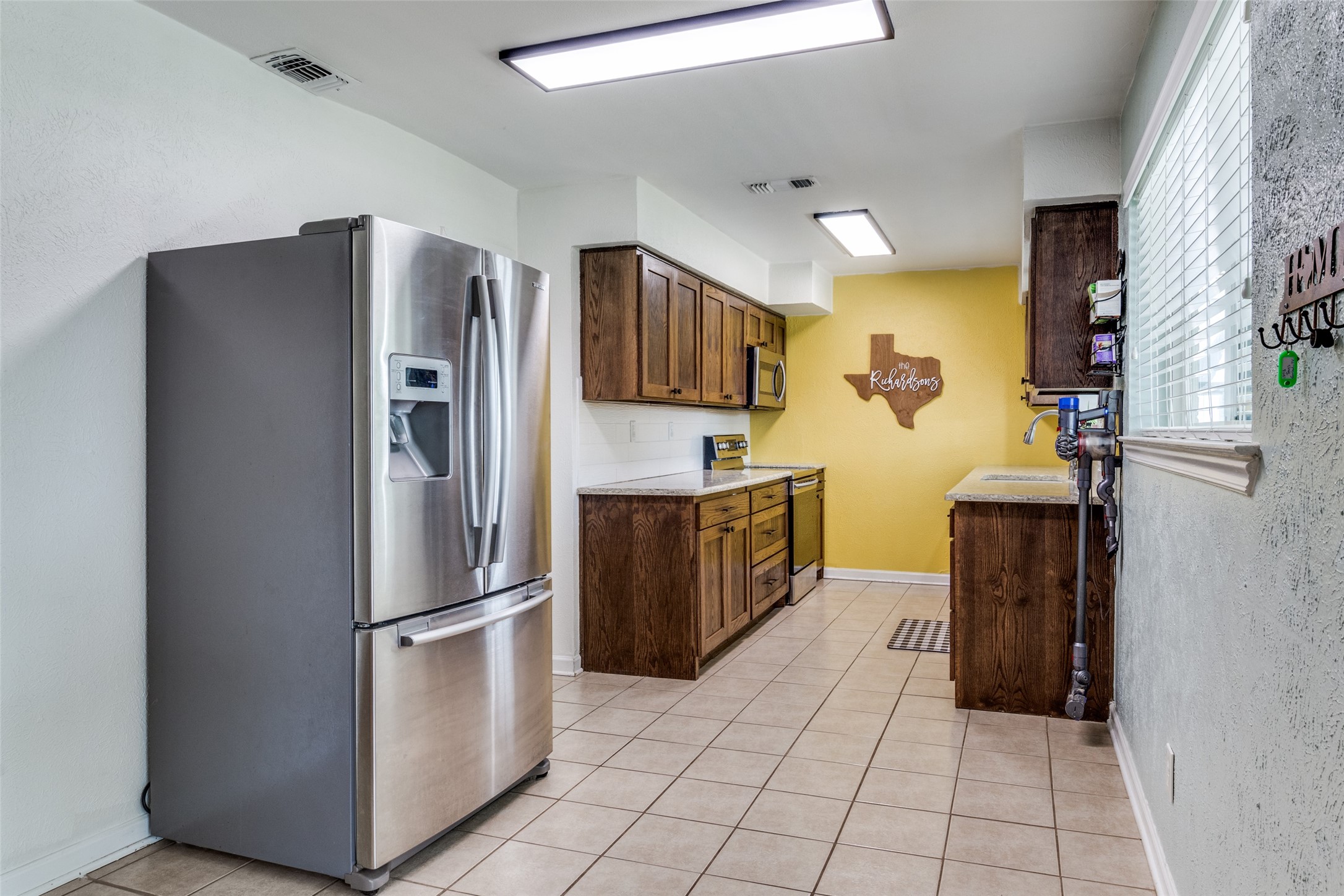 1803 Travis Street Garland TX 75042
