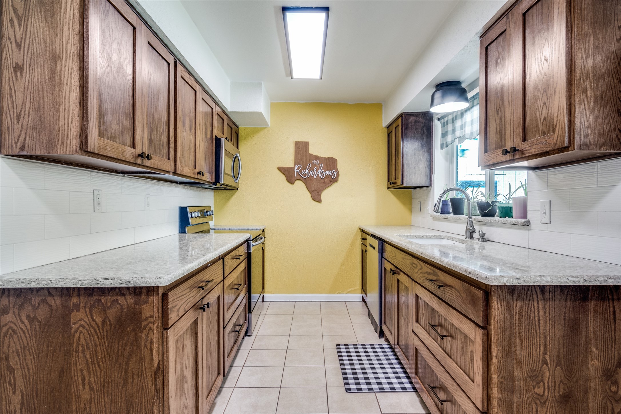 1803 Travis Street Garland TX 75042