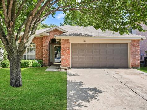 724 Fox Run Trail Saginaw TX 76179