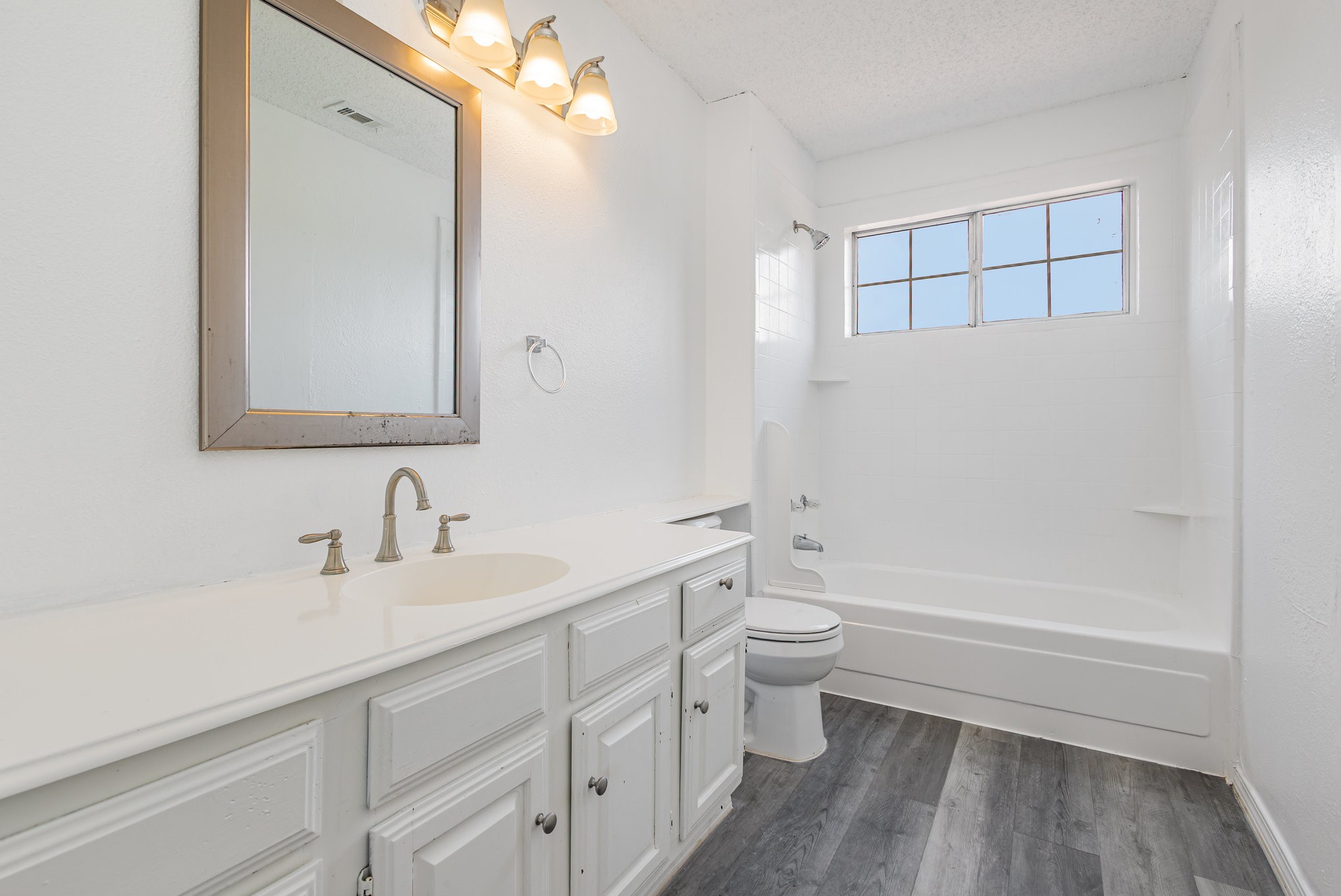 905 Eagle Drive Desoto TX 75115