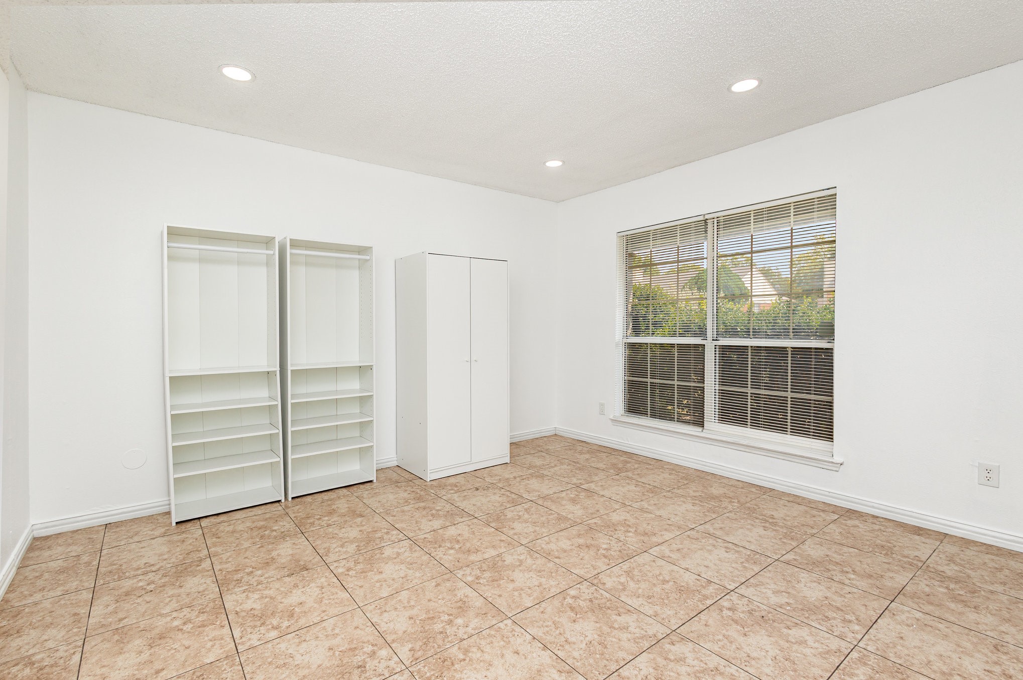 905 Eagle Drive Desoto TX 75115