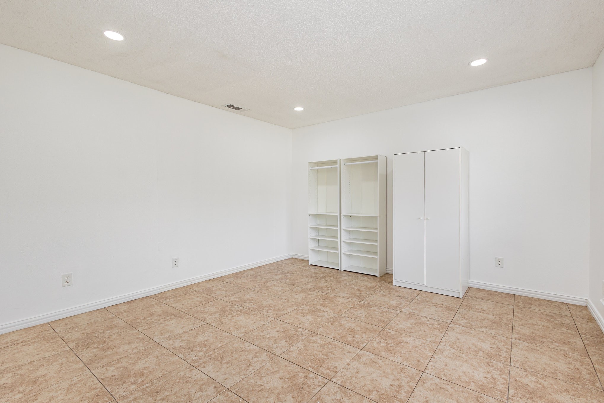 905 Eagle Drive Desoto TX 75115