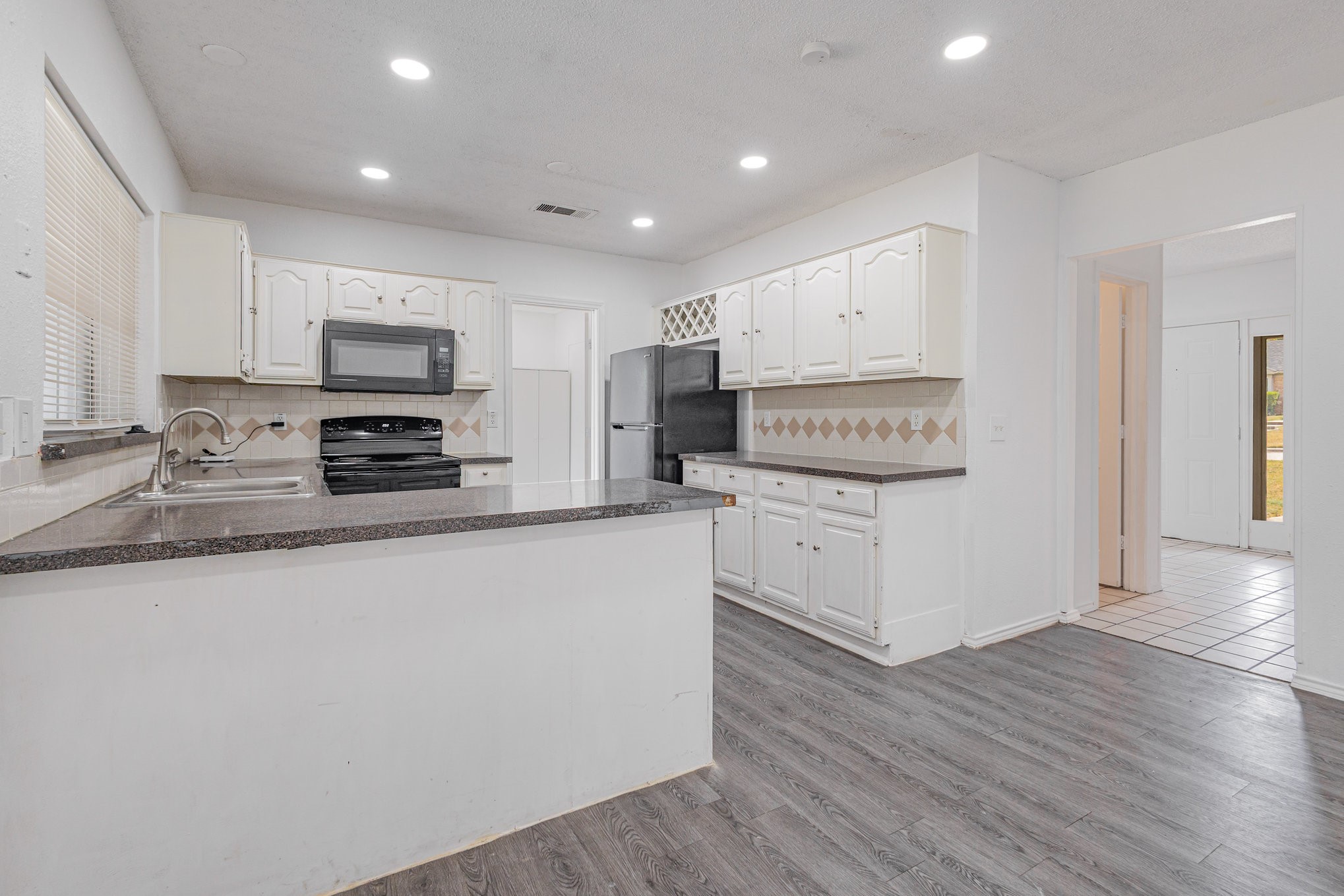 905 Eagle Drive Desoto TX 75115