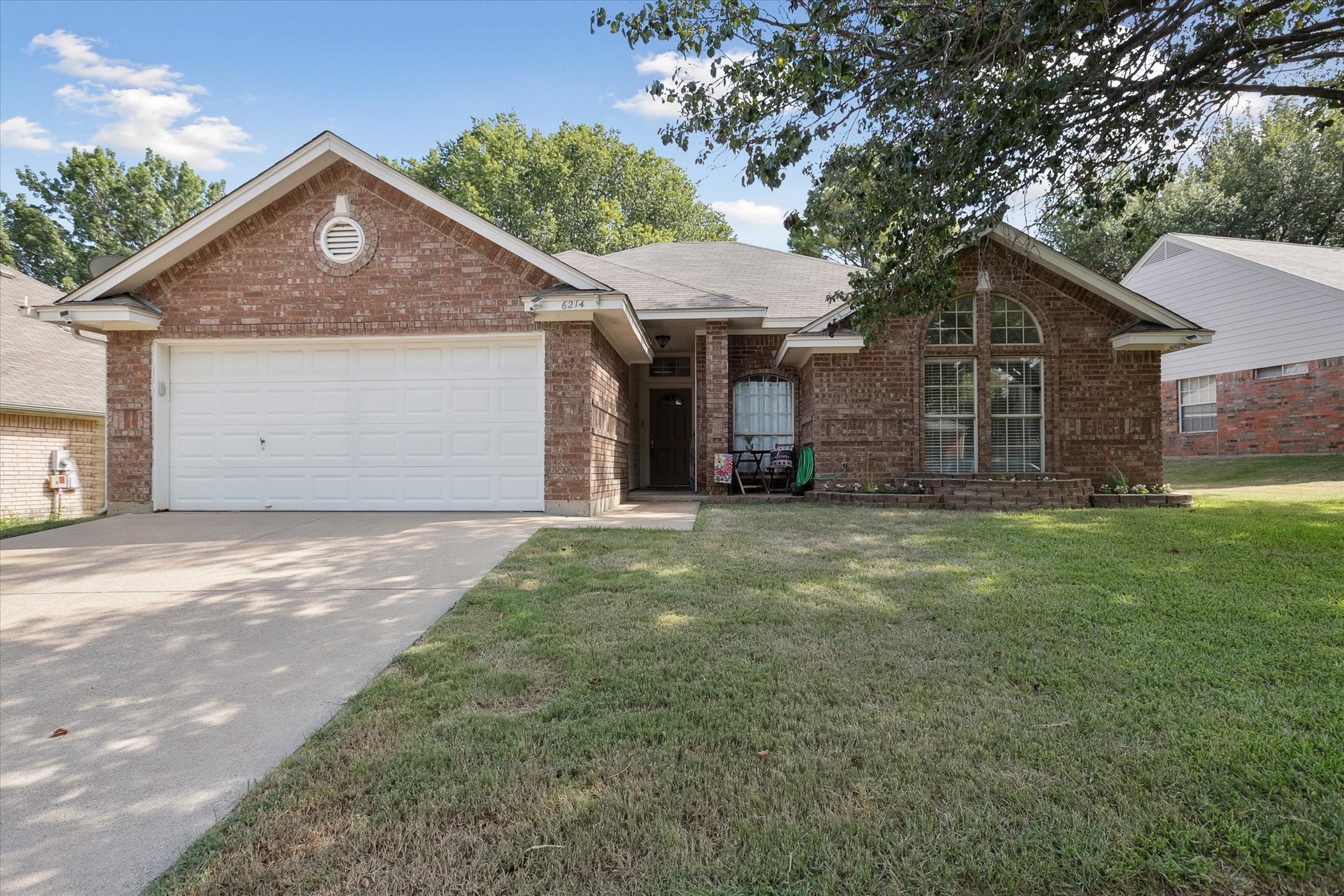 6214 Castle Creek Road Arlington TX 76017