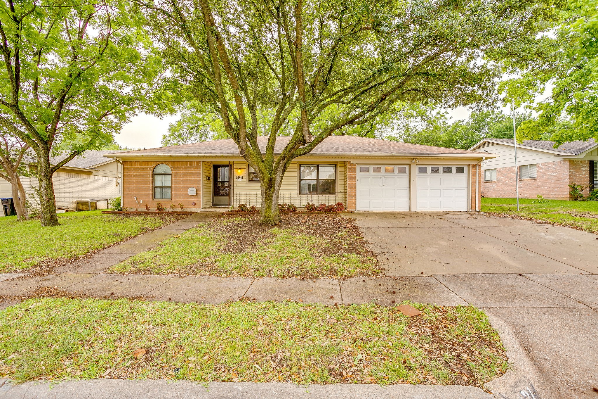 421 Linda Drive Burleson TX 76028