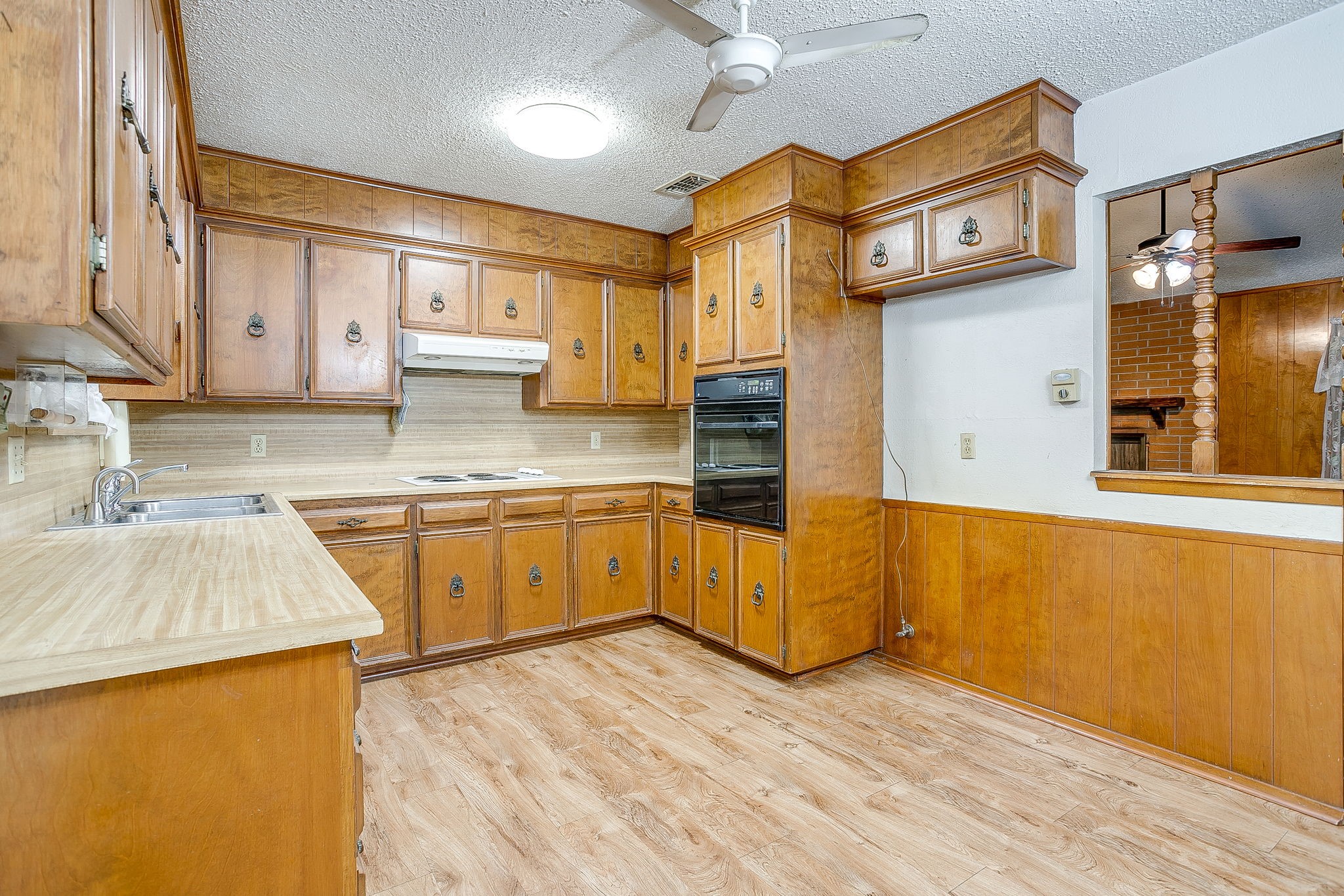 421 Linda Drive Burleson TX 76028