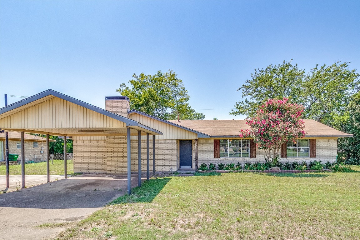 206 S Lackey Street Tom Bean TX 75491