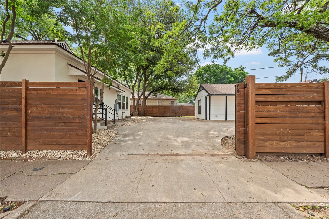 1801 S 8th Street Waco TX 76706