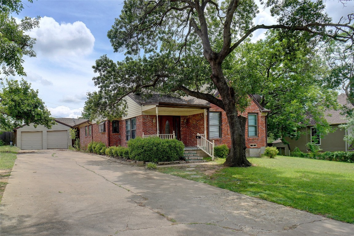 826 Cook Drive Grand Prairie TX 75050