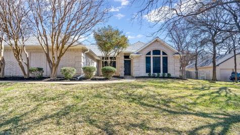 528 Forest Edge Street Burleson TX 76028
