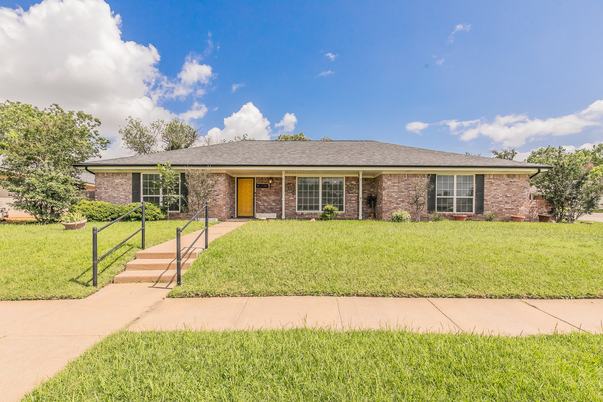 3401 Peachtree Lane Pantego TX 76013