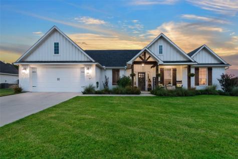441 N College Street Pilot Point TX 76258