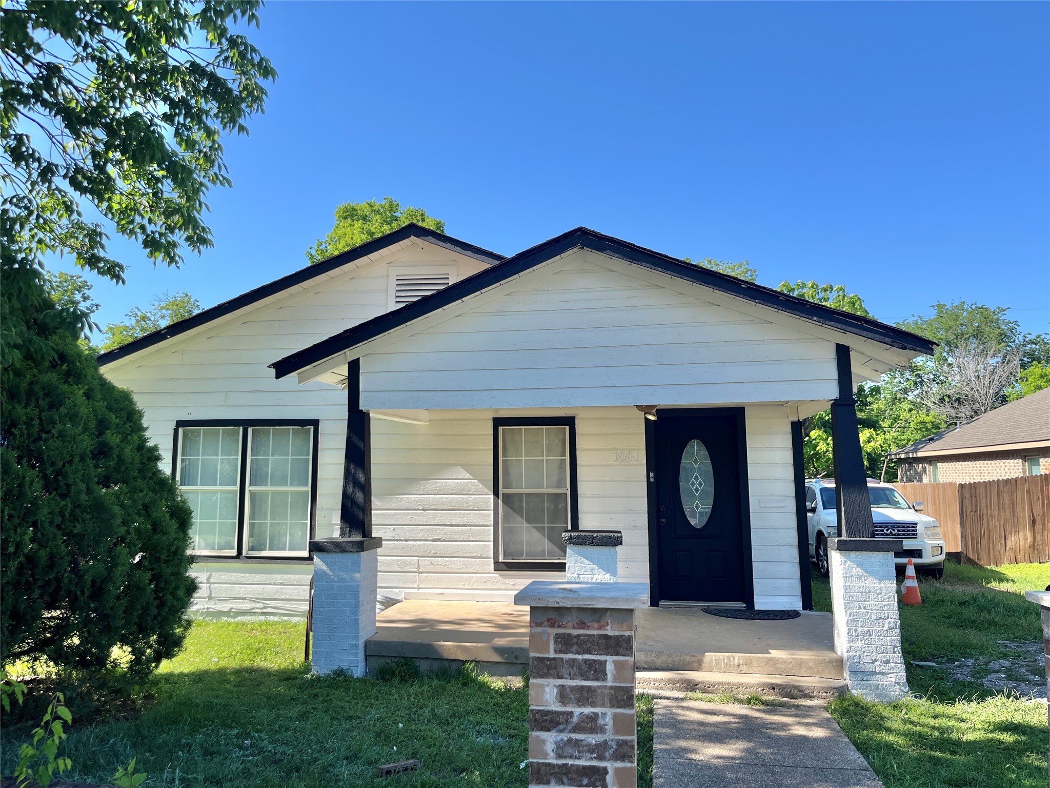1441 Elmwood Avenue Fort Worth TX 76104
