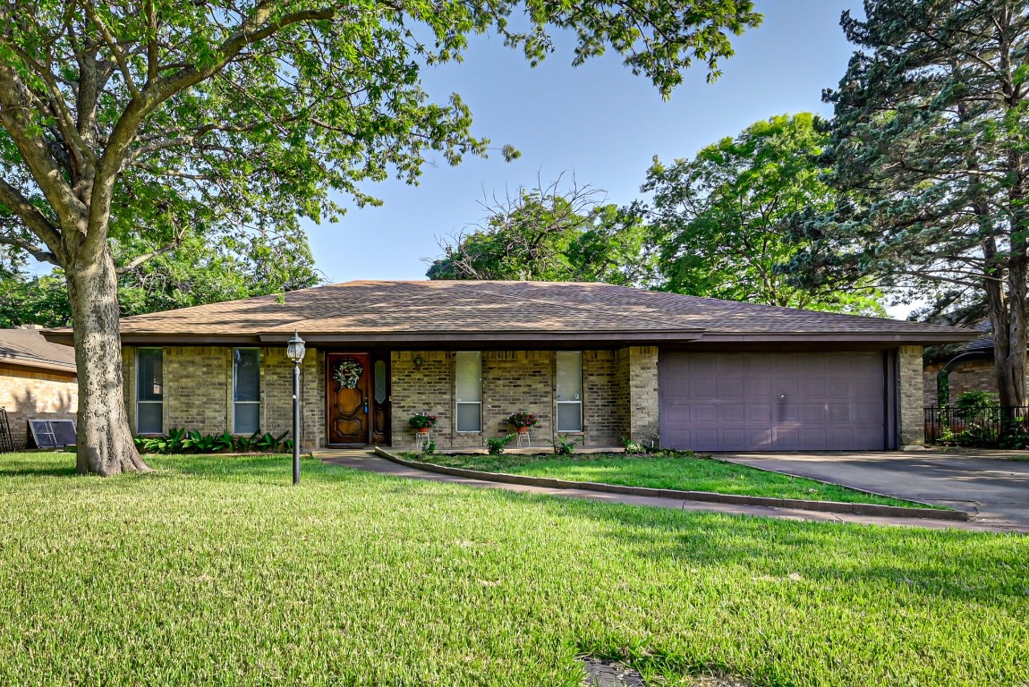 1308 Ashbury Court Arlington TX 76015