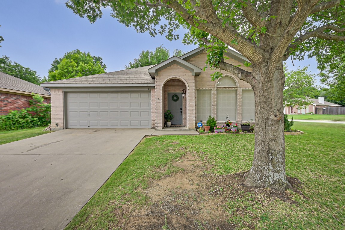 1012 Miles Avenue Burleson TX 76028