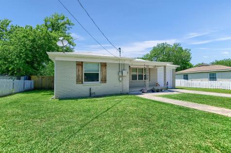 103 Tipton Street Whitesboro TX 76273