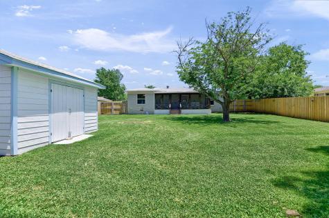 103 Tipton Street Whitesboro TX 76273