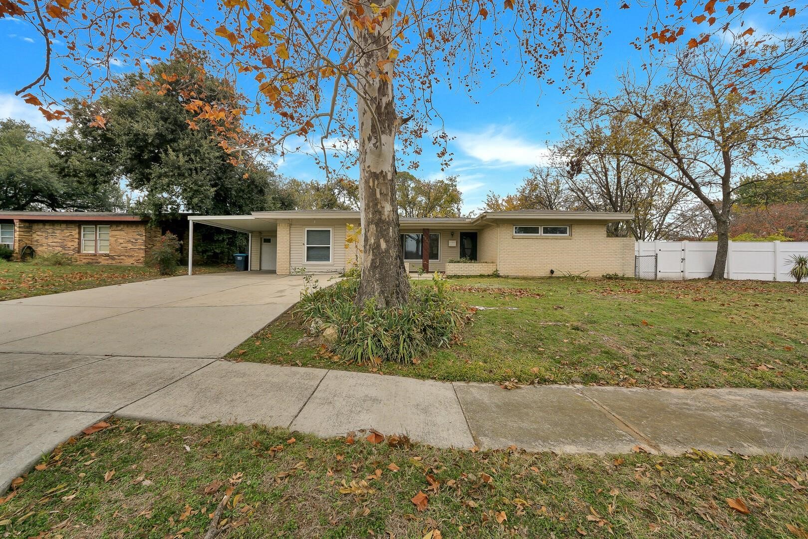 6225 Franwood Terrace Fort Worth TX 76112