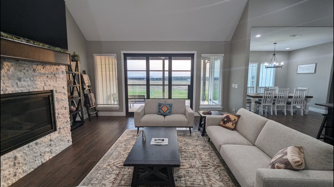 886 County Road 3341 Paradise TX 76073
