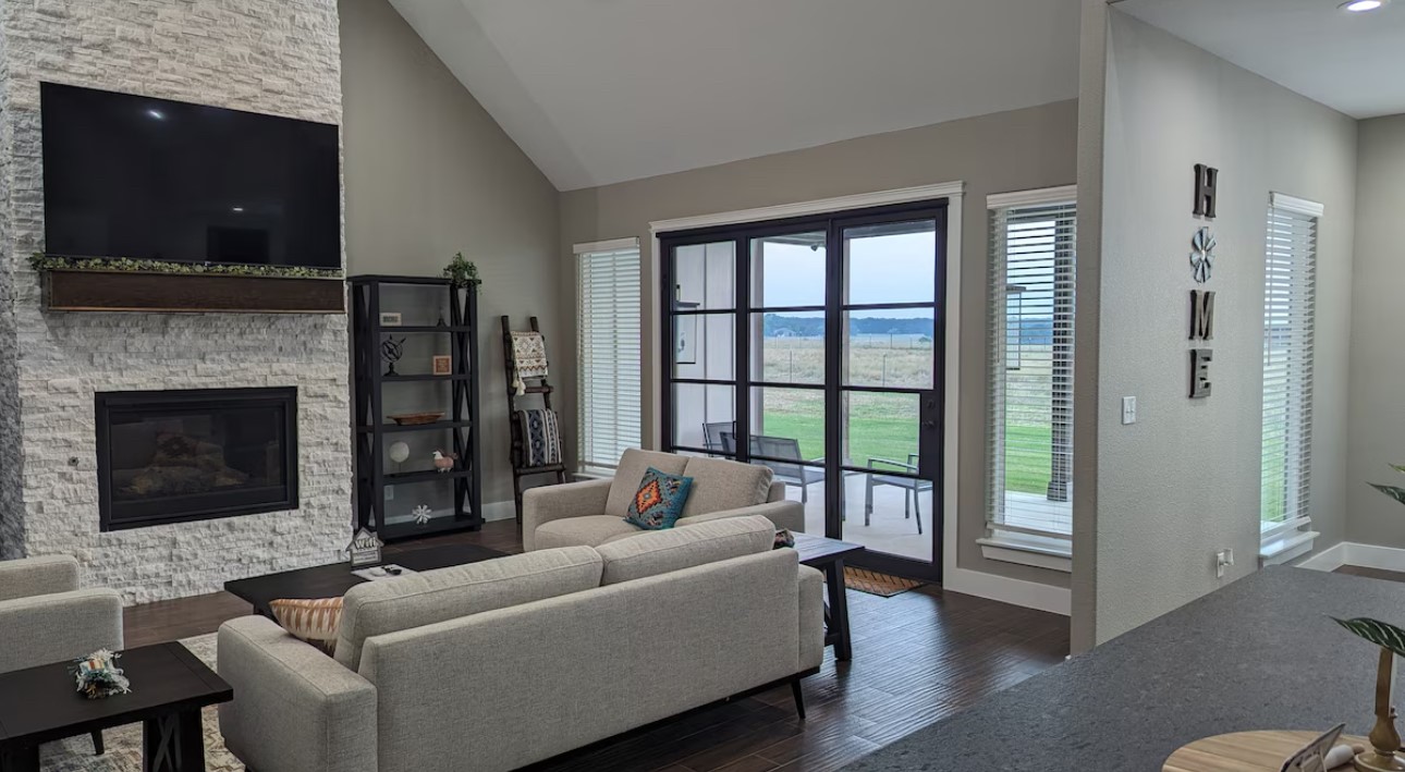 886 County Road 3341 Paradise TX 76073