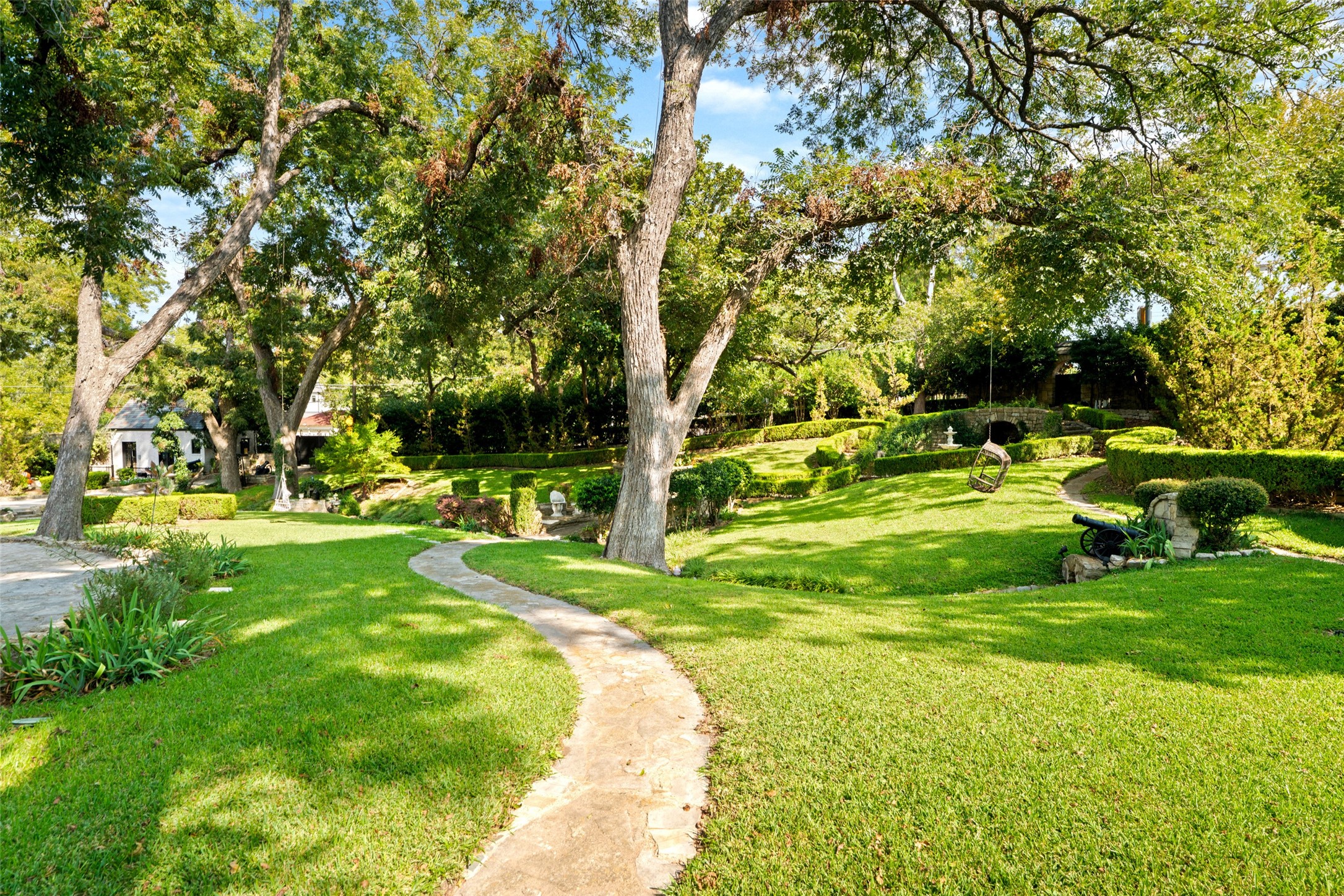6941 Gaston Avenue Dallas TX 75214
