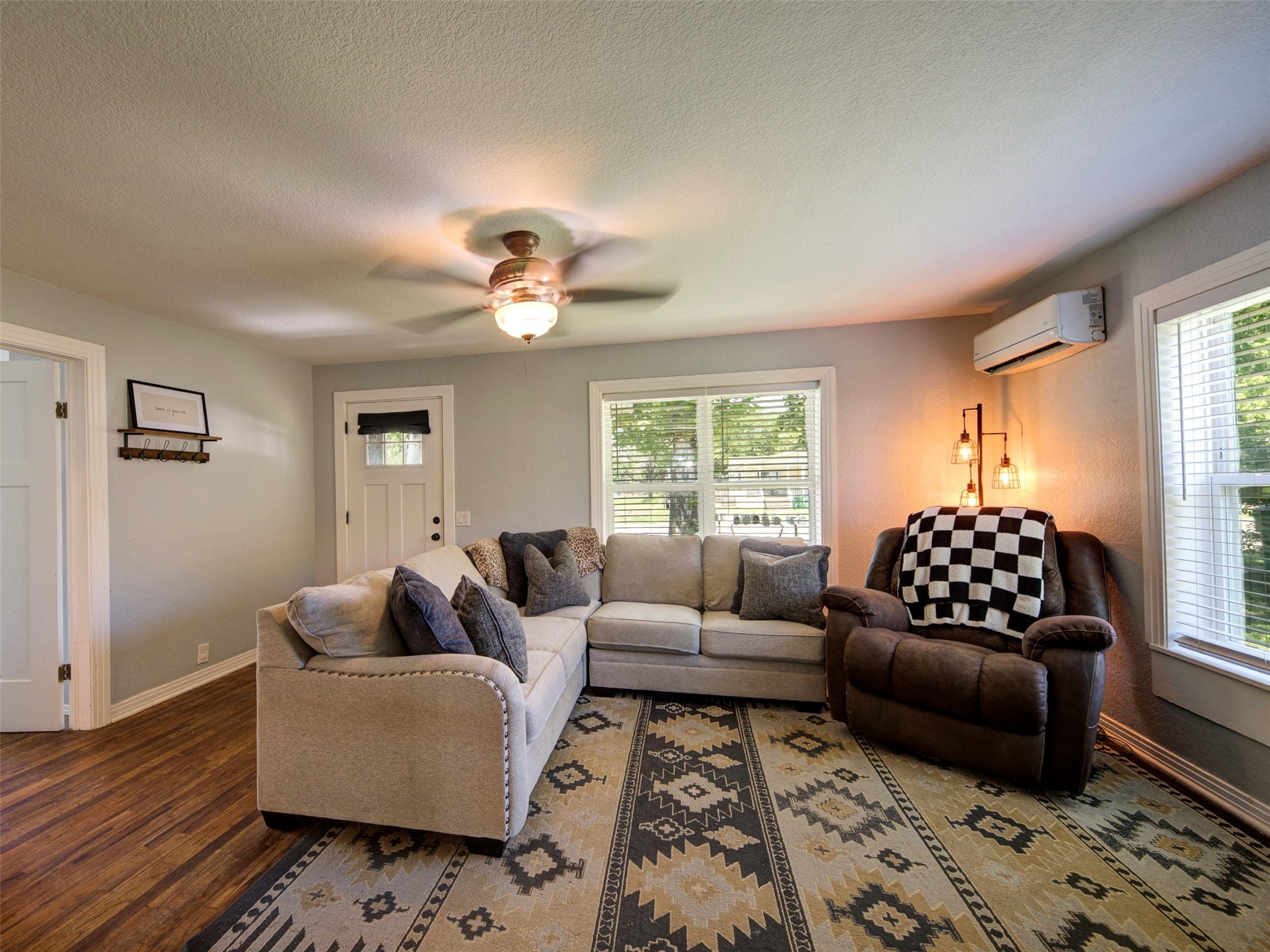 207 S Wickham Street Alvord TX 76225
