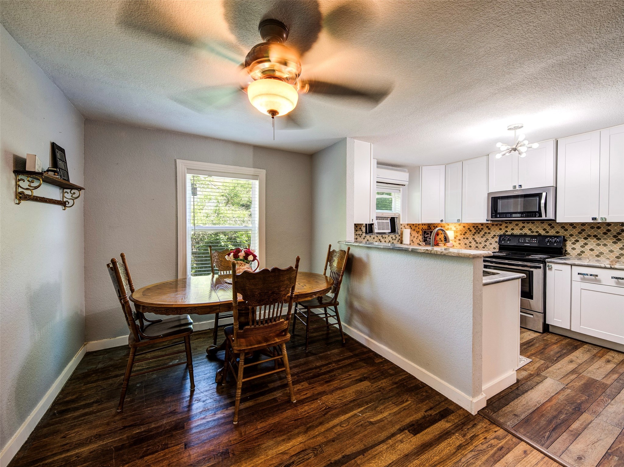 207 S Wickham Street Alvord TX 76225