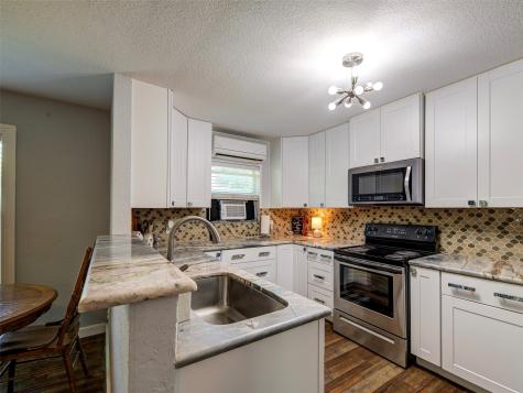 207 S Wickham Street Alvord TX 76225