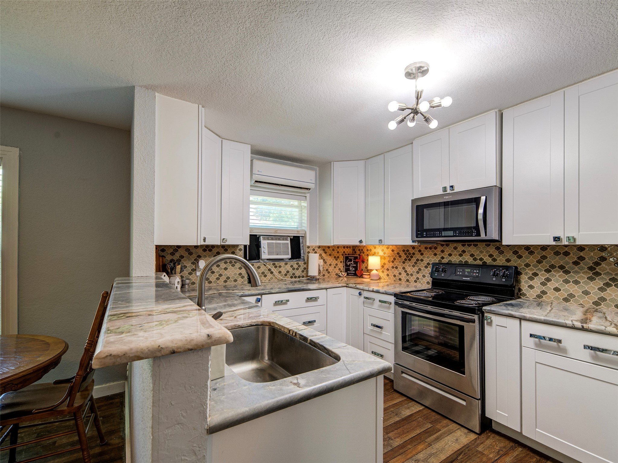 207 S Wickham Street Alvord TX 76225