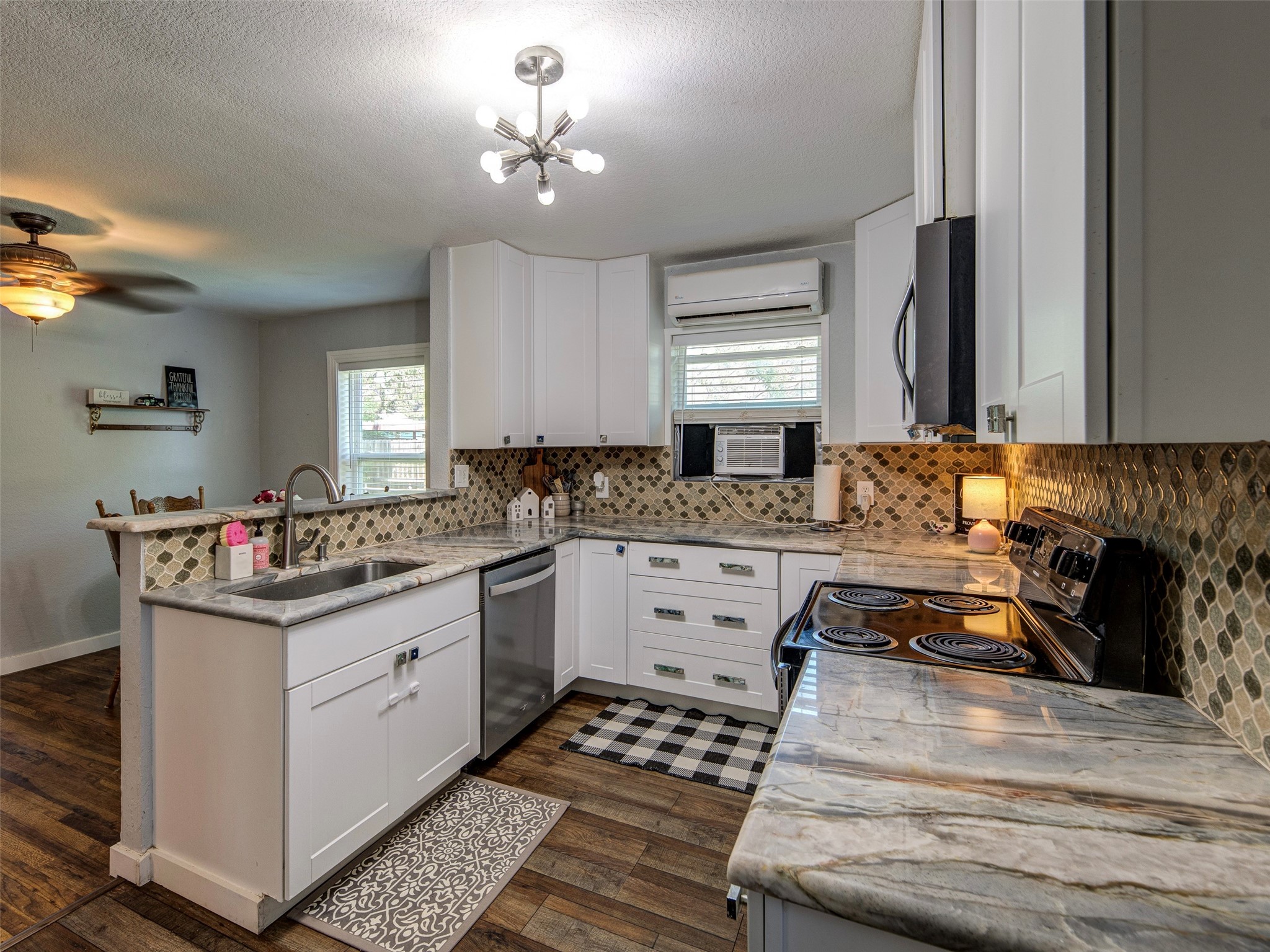 207 S Wickham Street Alvord TX 76225