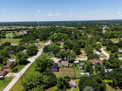 207 S Wickham Street Alvord TX 76225