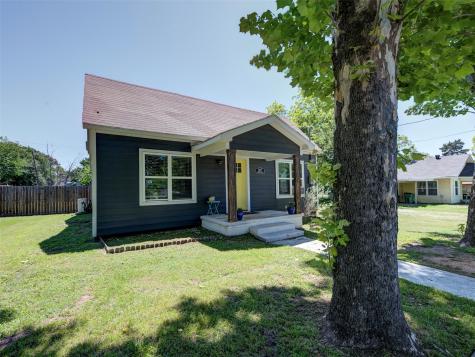 207 S Wickham Street Alvord TX 76225