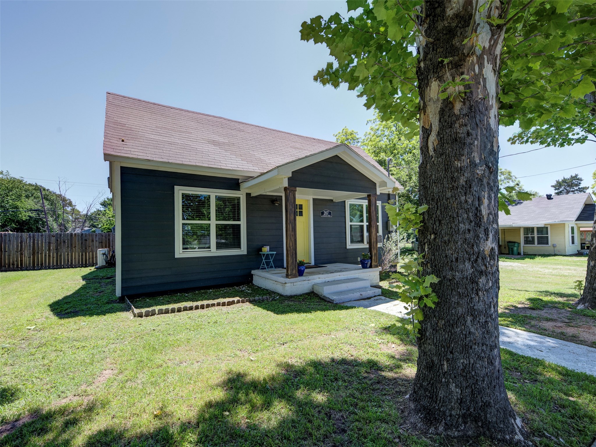 207 S Wickham Street Alvord TX 76225