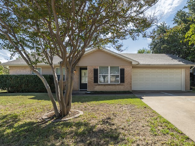 745 Briarwood Lane Hurst TX 76053