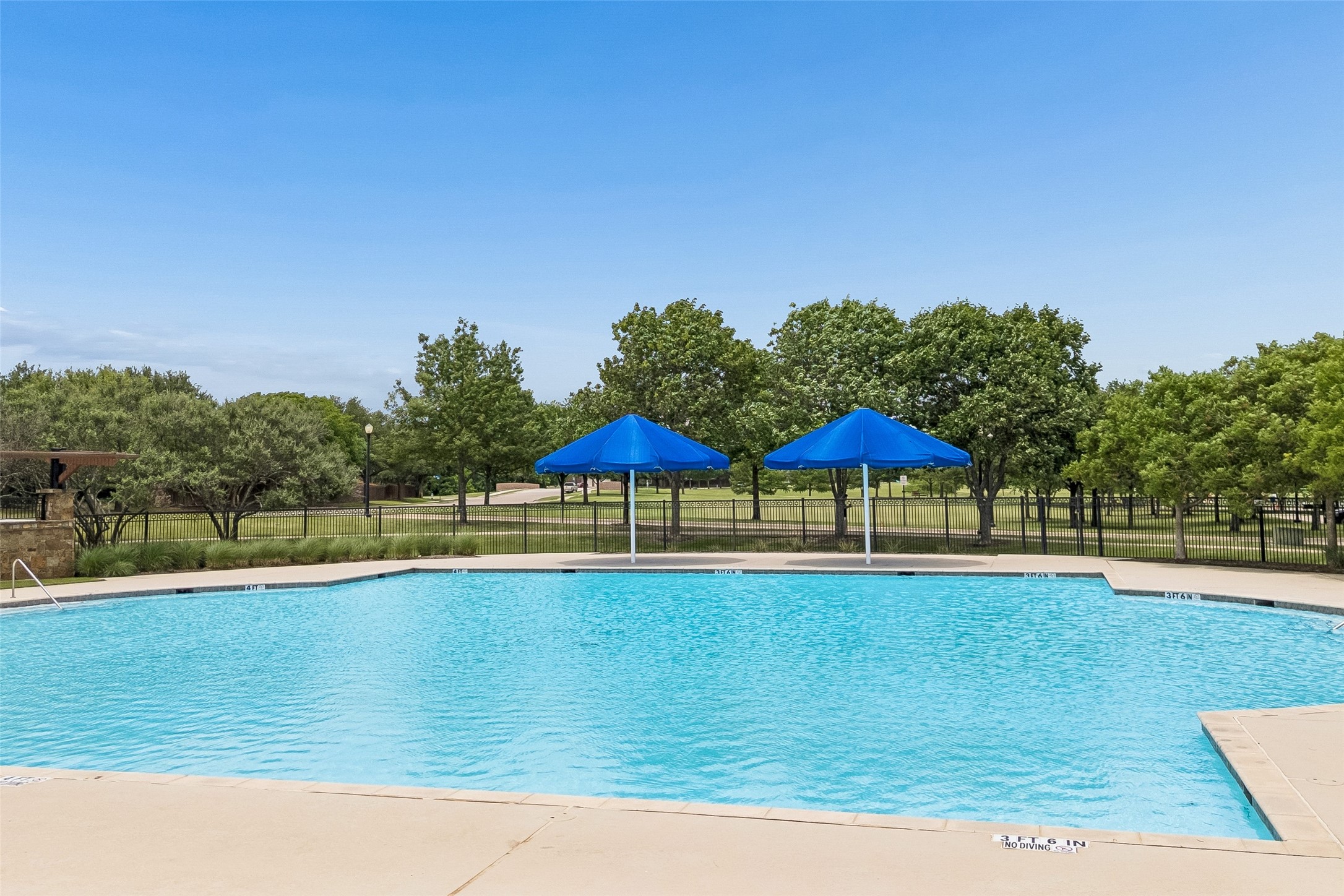 2049 Kingsbridge Drive Heartland TX 75126