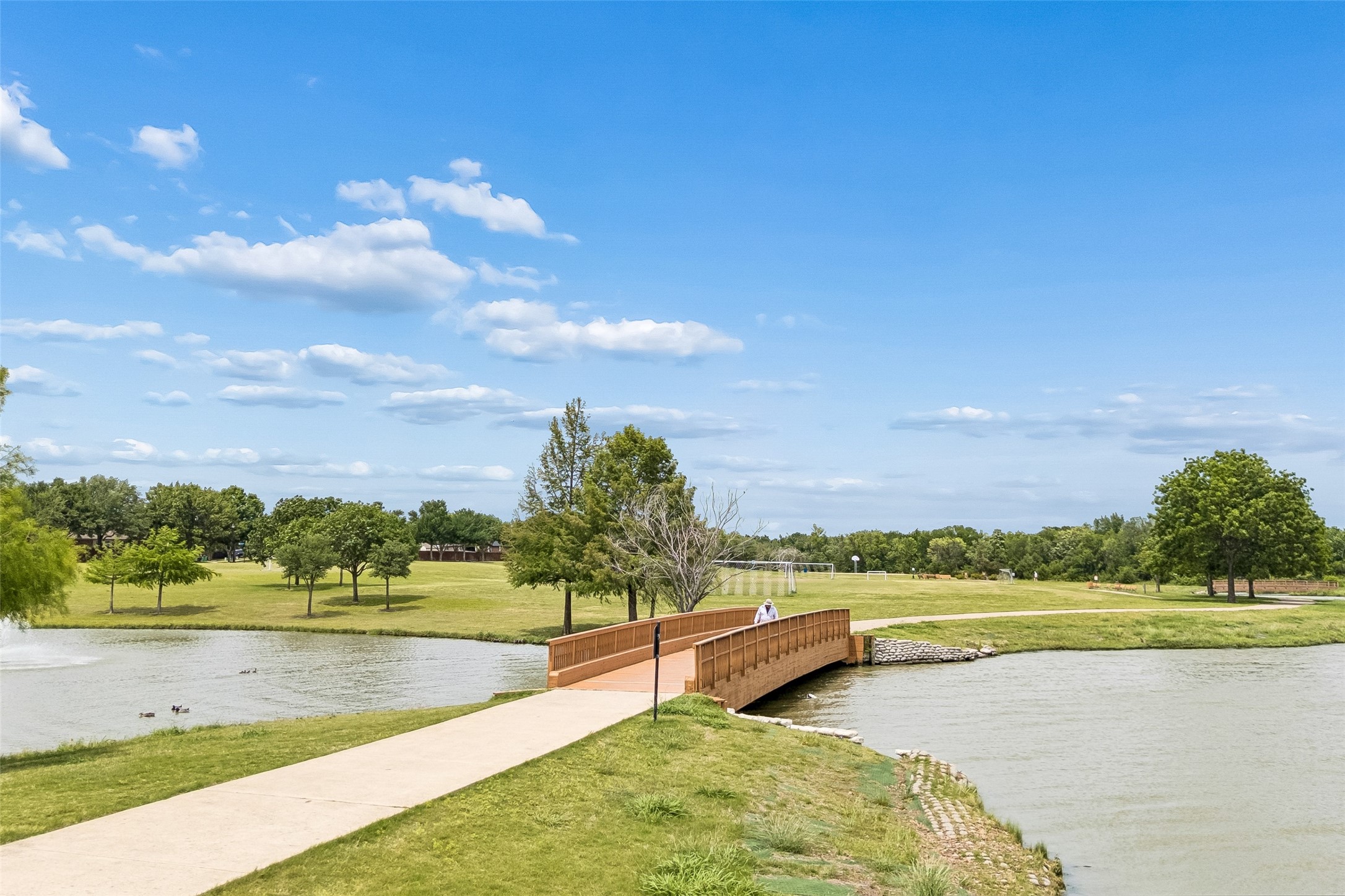 2049 Kingsbridge Drive Heartland TX 75126