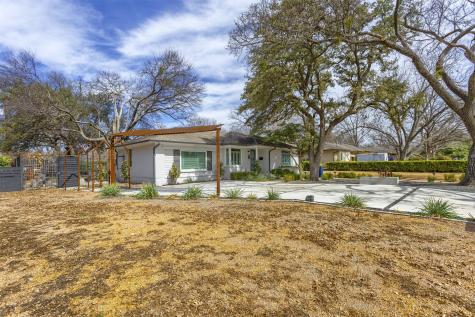 1812 Carol Street Mckinney TX 75069