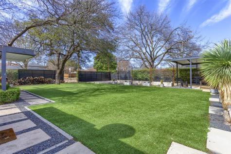 1812 Carol Street Mckinney TX 75069