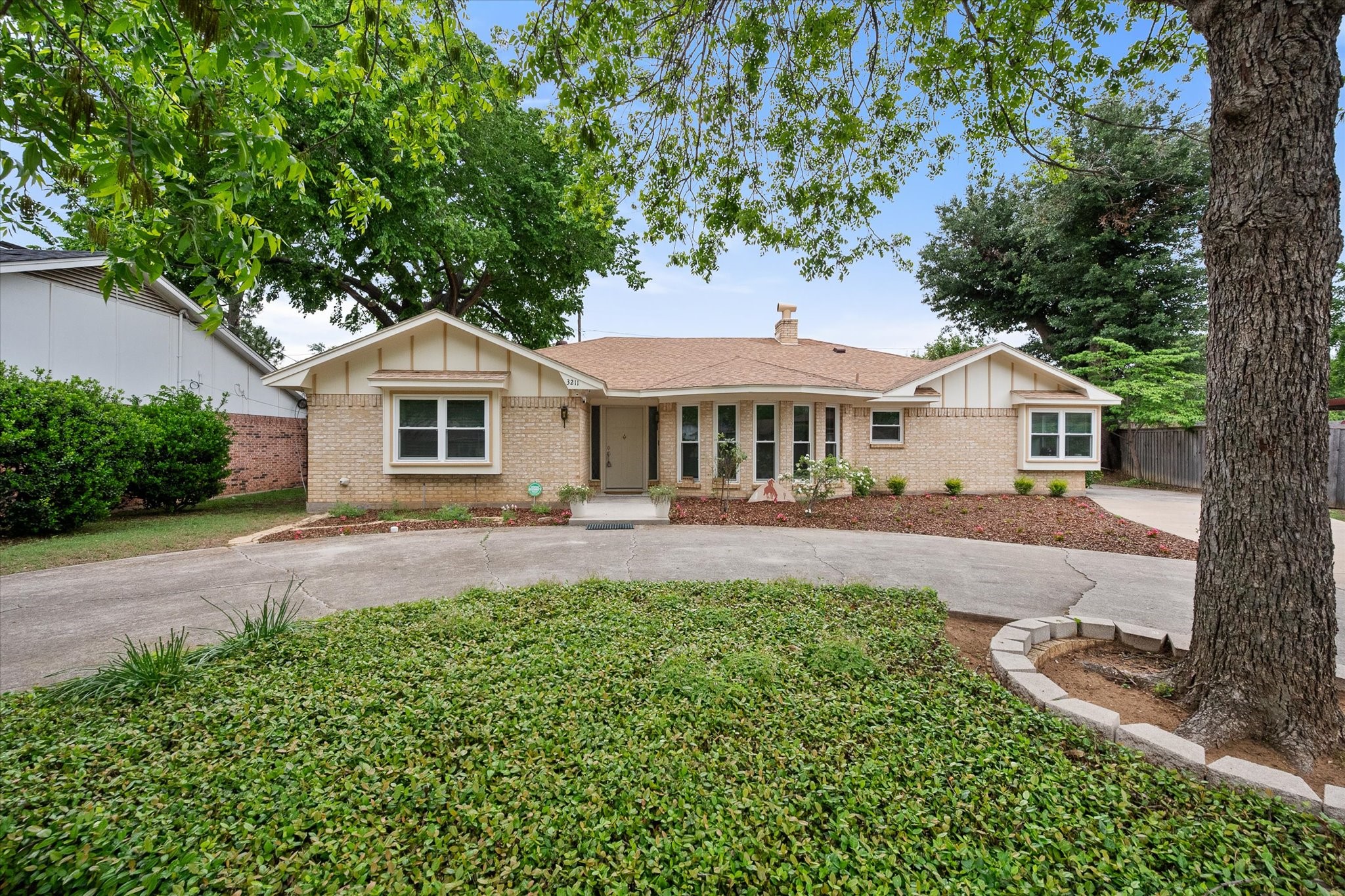 3211 Vernon Drive Arlington TX 76015
