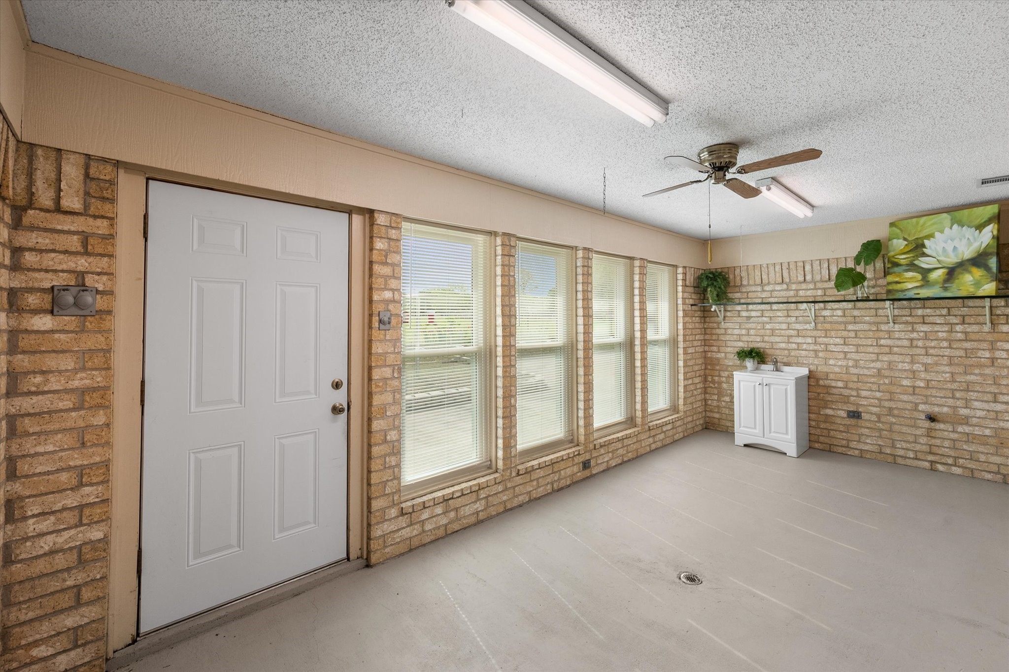 3211 Vernon Drive Arlington TX 76015