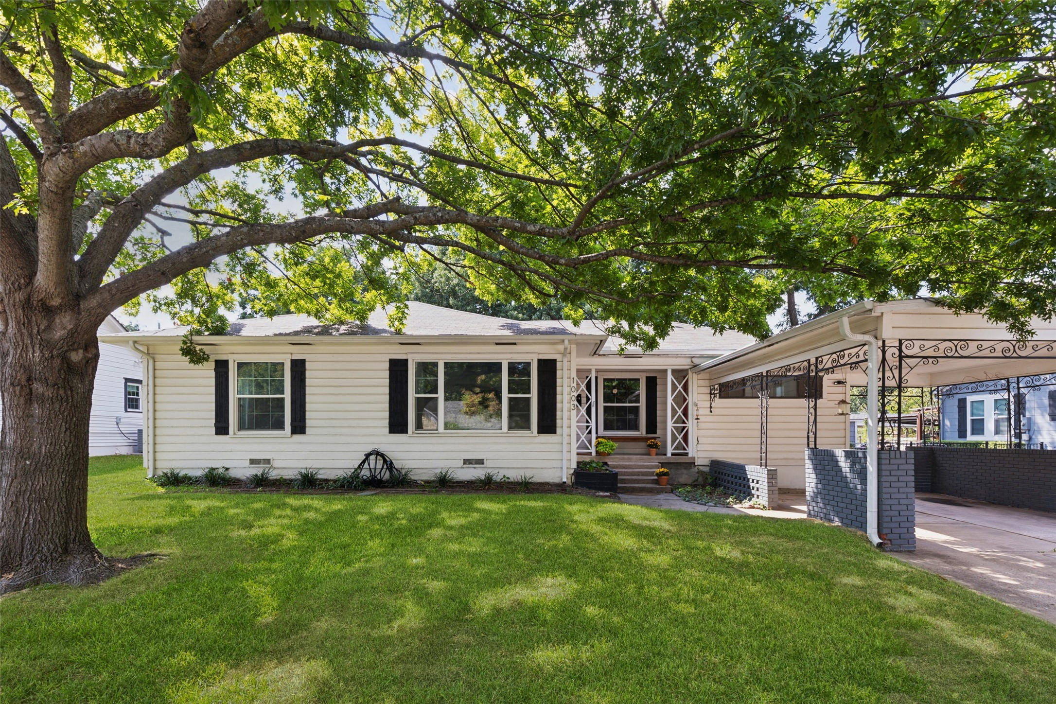 1003 N College Street Mckinney TX 75069