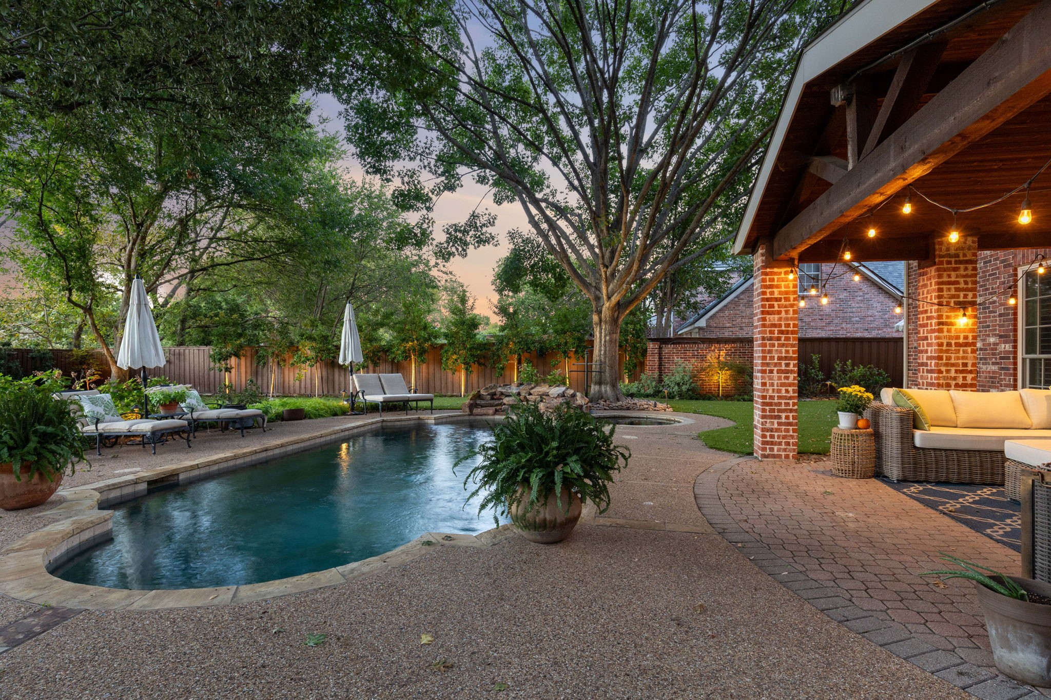 9227 Lanshire Drive Dallas TX 75238