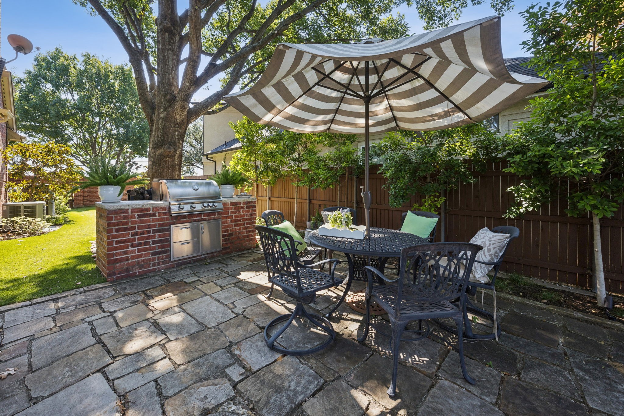 9227 Lanshire Drive Dallas TX 75238