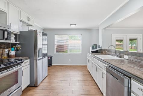 107 Sequoia Drive Palestine TX 75803