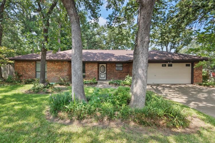 5617 Woodhollow Drive Arlington TX 76016