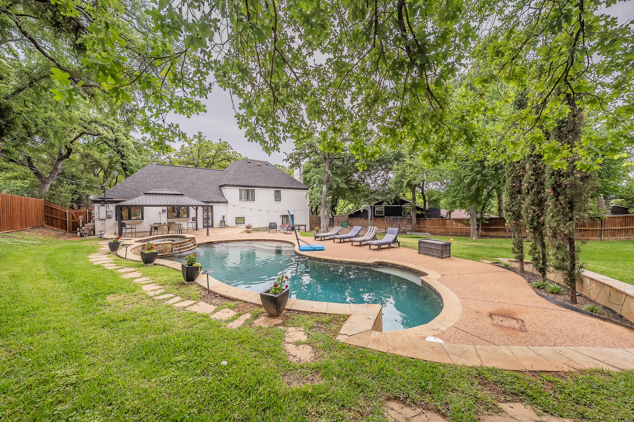 4105 Shady Valley Court Arlington TX 76013