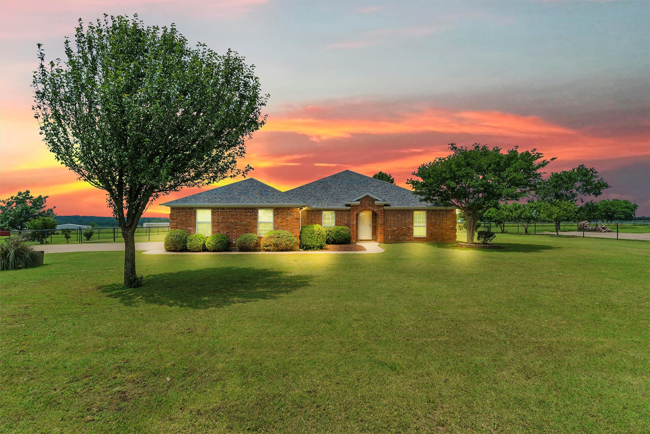 10317 County Road 1001 Godley TX 76044