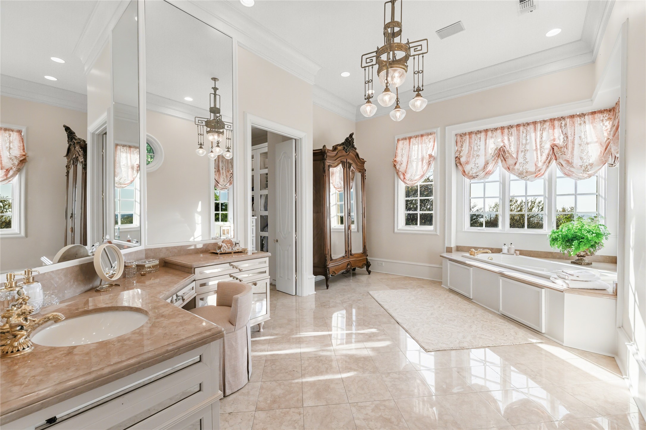3004 W Shadow Drive Arlington TX 76006