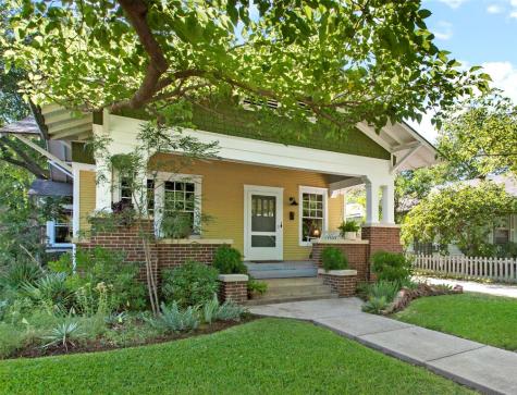 631 N Clinton Avenue Dallas TX 75208