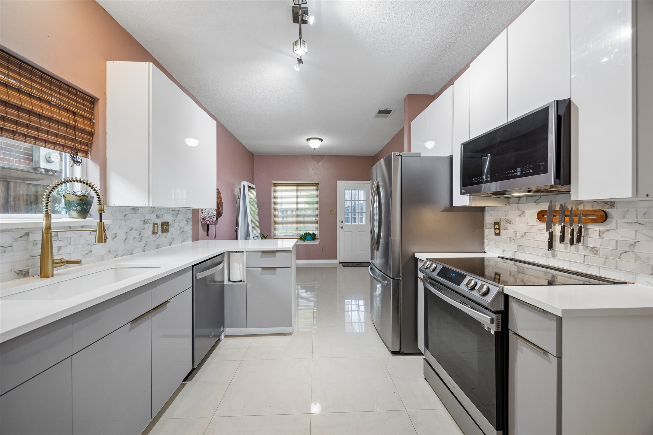 1407 Ranchview Court Carrollton TX 75007